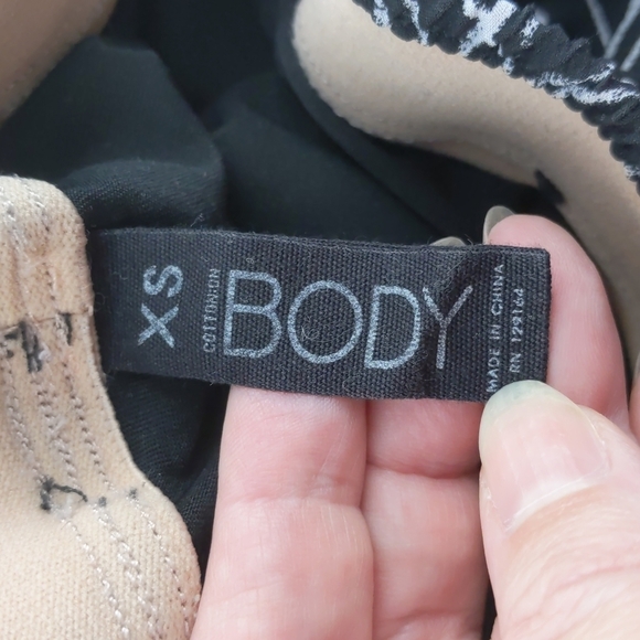 Cotton On Body Running Shorts Size XS Black White Floral Pattern Bike Pants - Picture 7 of 7